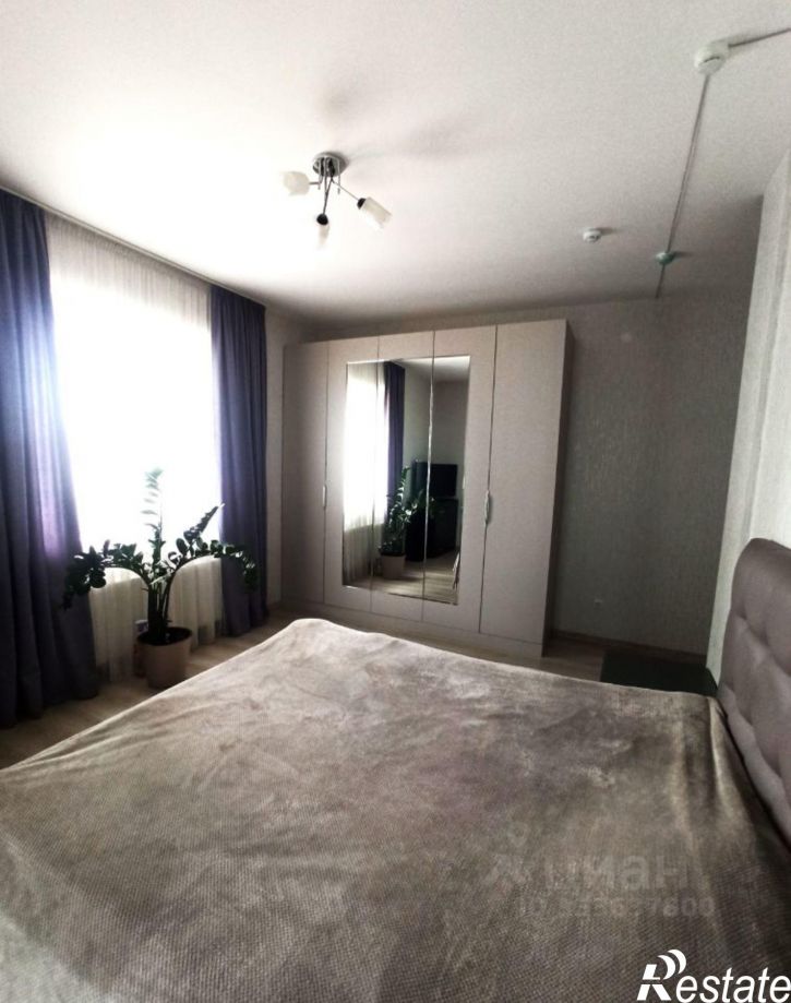 3-комн квартира улица Революции, 52Б,  д. 52Б