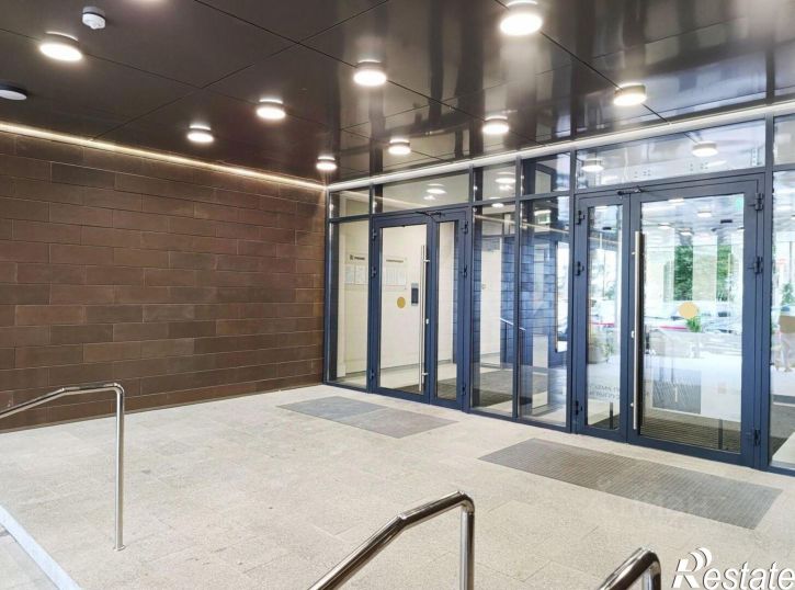 3-комн квартира улица Окулова, 20,  д. 20