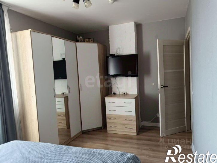 2-комн квартира улица Крылова, 15,  д. 15