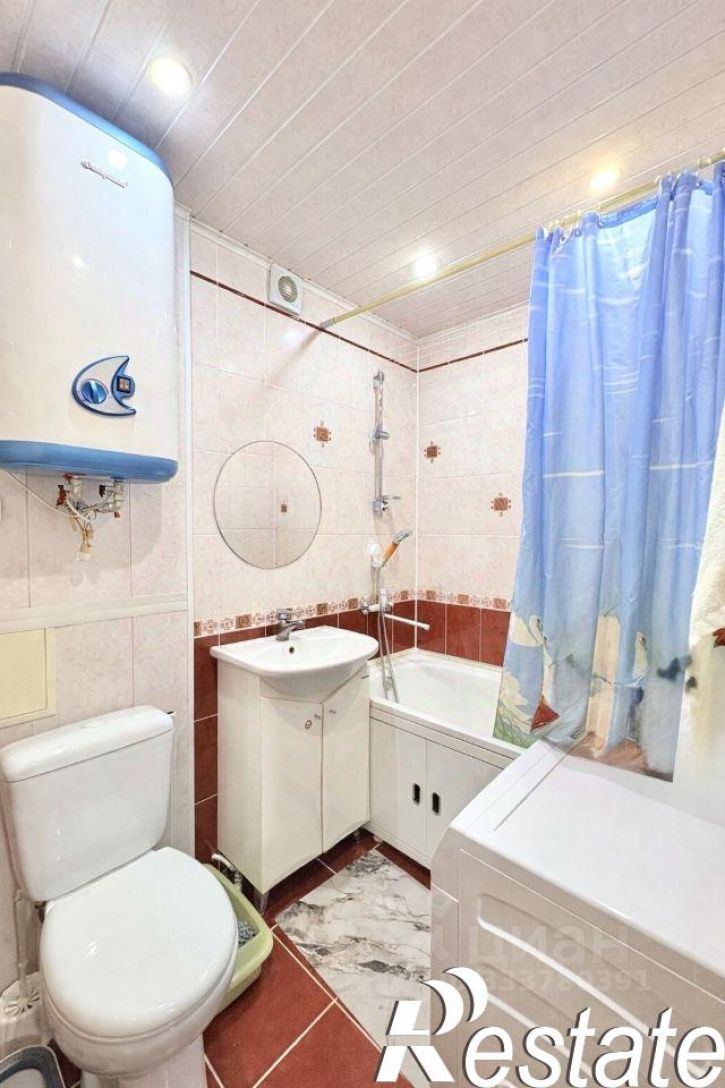 2-комн квартира улица Гусарова, 8,  д. 8