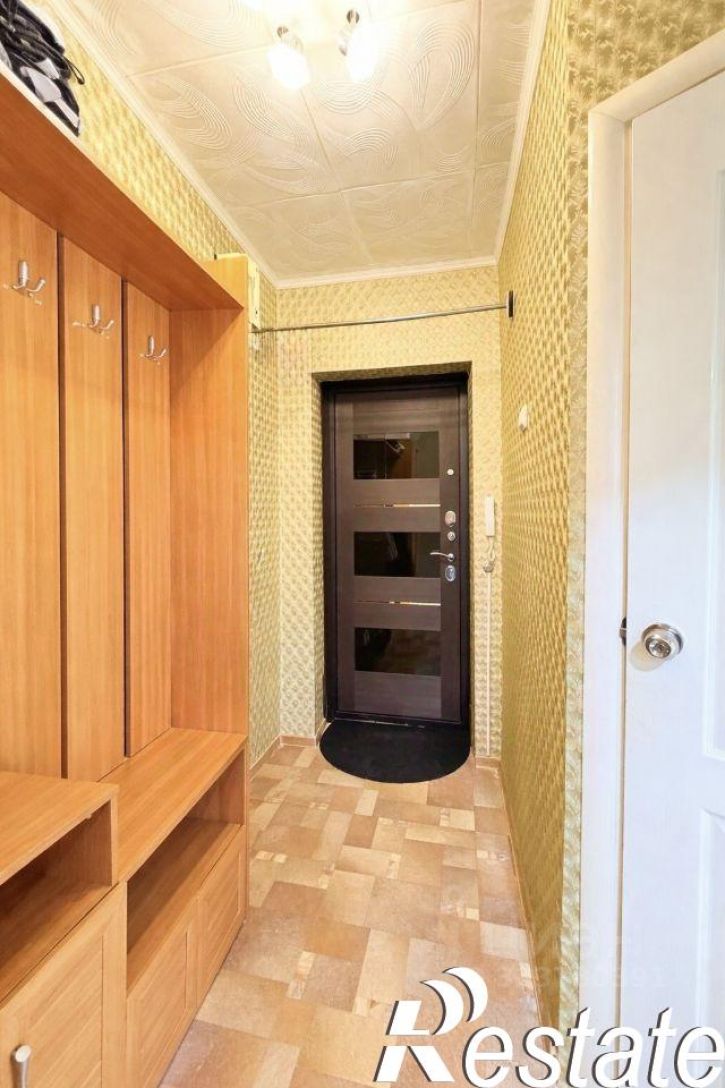 2-комн квартира улица Гусарова, 8,  д. 8