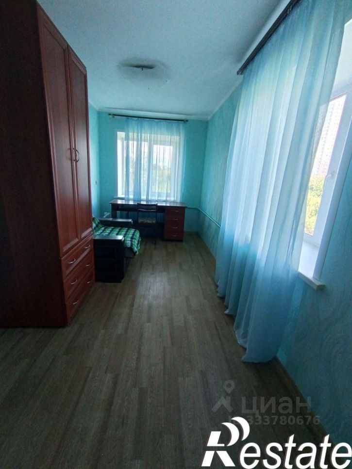 2-комн квартира улица Льва Шатрова, 27,  д. 27