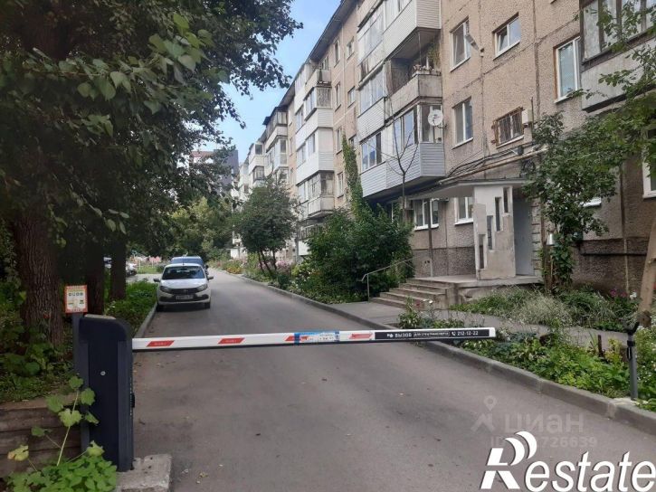 2-комн квартира улица Крисанова, 3,  д. 3