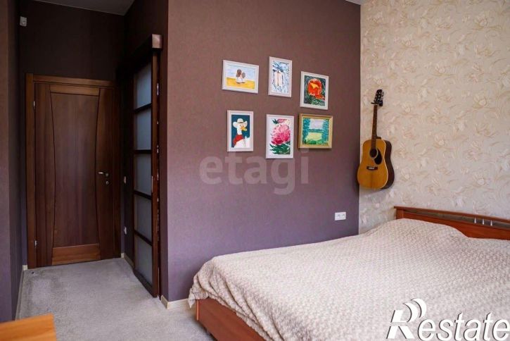 4-комн квартира улица Клары Цеткин, 9,  д. 9