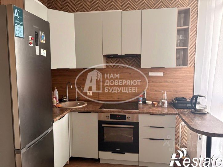 3-комн квартира Ленская улица, 32,  д. 32
