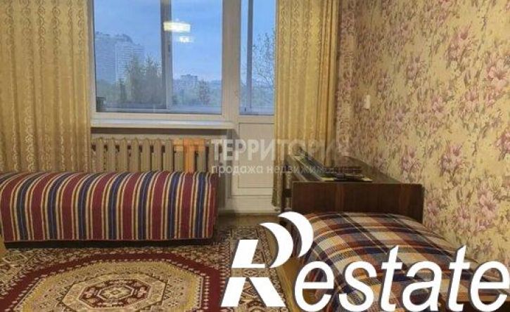 3-комн квартира улица Льва Шатрова, 33,  д. 33
