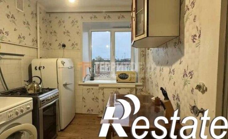 3-комн квартира улица Льва Шатрова, 33,  д. 33