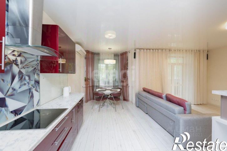 4-комн квартира улица Закамская, 25,  д. 25