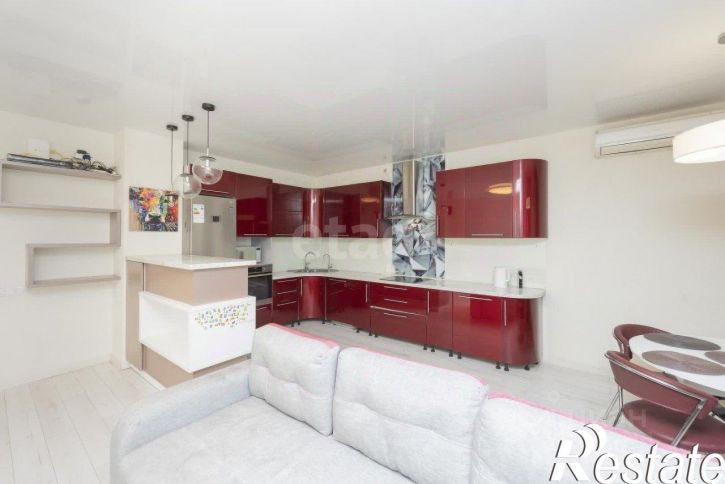 4-комн квартира улица Закамская, 25,  д. 25
