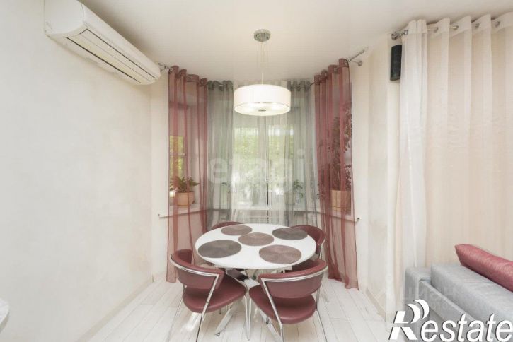 4-комн квартира улица Закамская, 25,  д. 25