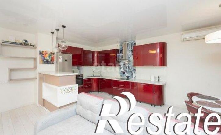 4-комн квартира улица Закамская, 25,  д. 25