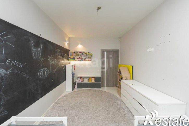 4-комн квартира улица Закамская, 25,  д. 25
