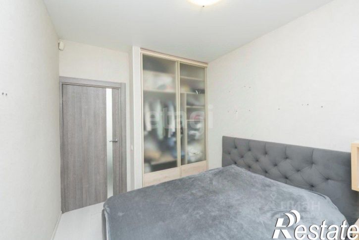 4-комн квартира улица Закамская, 25,  д. 25