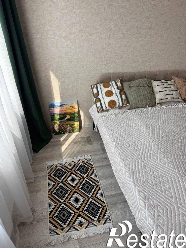2-комн квартира Серебристая улица, 18,  д. 18