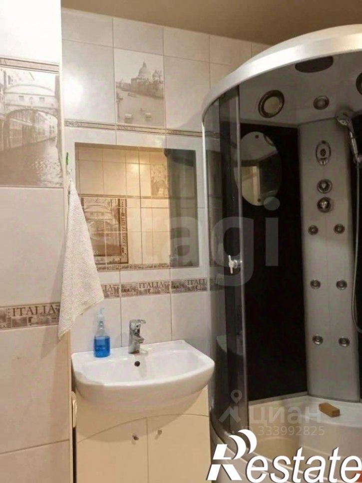 2-комн квартира Углеуральская улица, 22,  д. 22