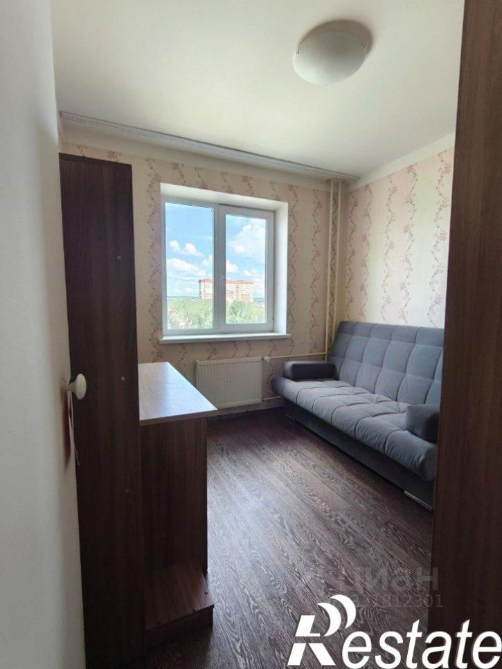 4-комн квартира улица Адмирала Ушакова, 21,  д. 21