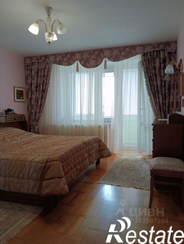 4-комн квартира Сибирская улица, 52,  д. 52