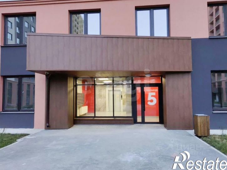 3-комн квартира улица Яблочкова, 5 к5,  д. 5 к5
