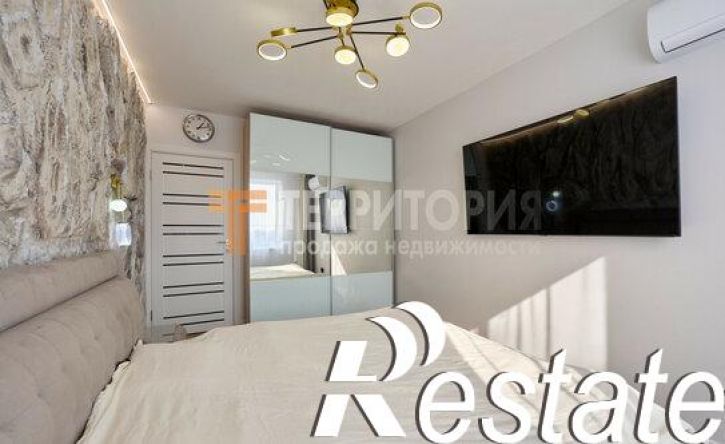 3-комн квартира улица Крылова, 17,  д. 17