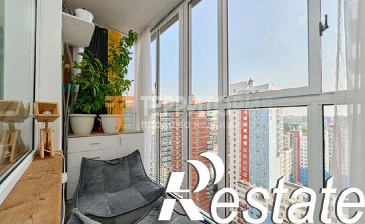 3-комн квартира улица Крылова, 17,  д. 17