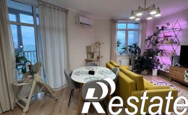 3-комн квартира улица Николая Островского, 52,  д. 52