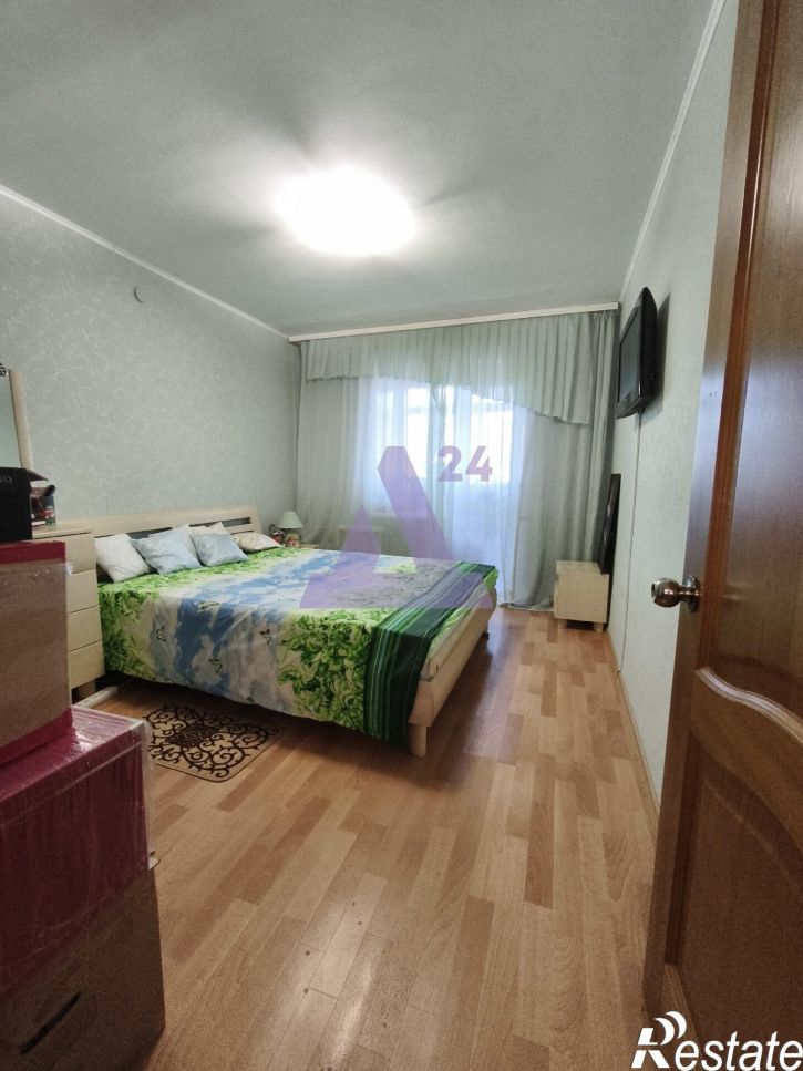 4-комн квартира улица Екатерининская, дом 48