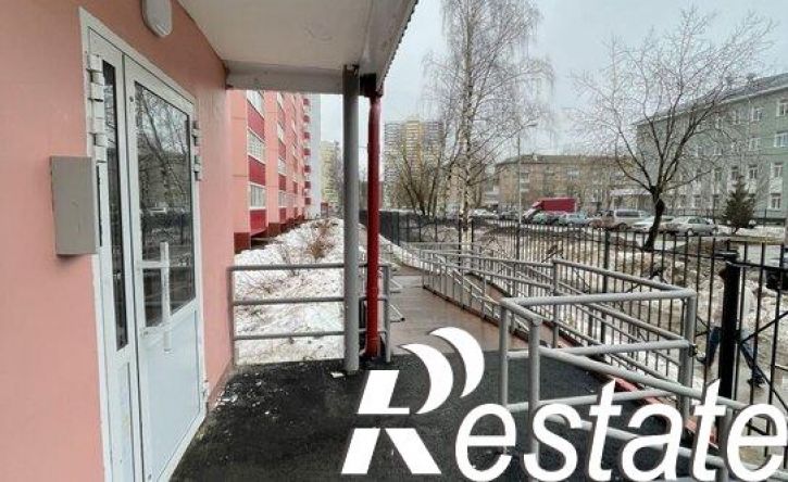 4-комн квартира улица Адмирала Ушакова, 21,  д. 21