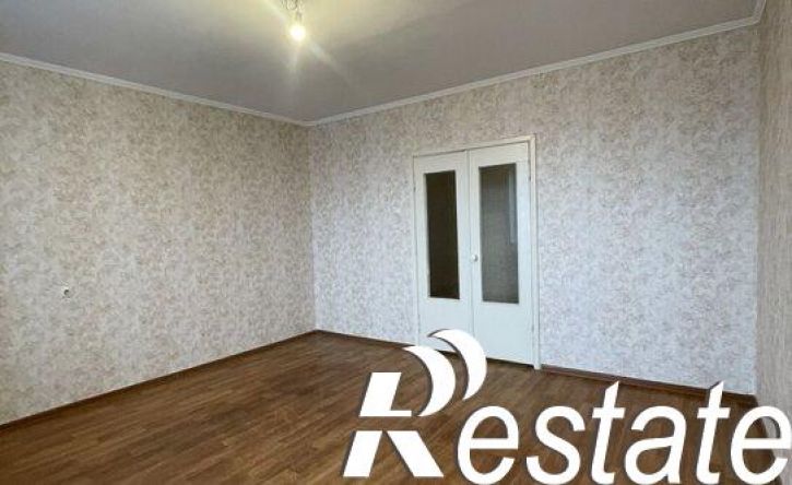 4-комн квартира улица Адмирала Ушакова, 21,  д. 21