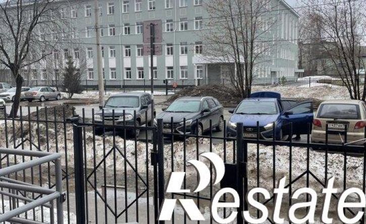 4-комн квартира улица Адмирала Ушакова, 21,  д. 21
