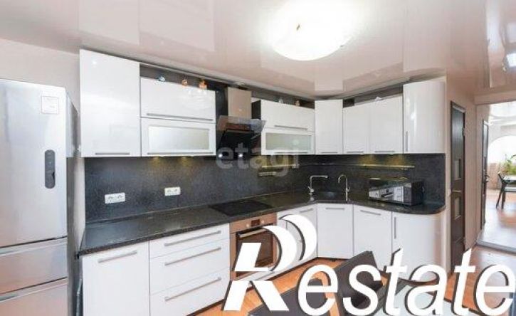 3-комн квартира улица Адмирала Ушакова, 36,  д. 36