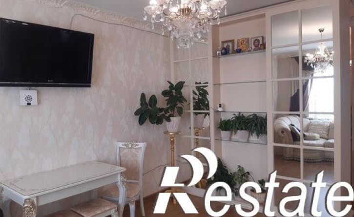 3-комн квартира улица Гусарова, 20,  д. 20