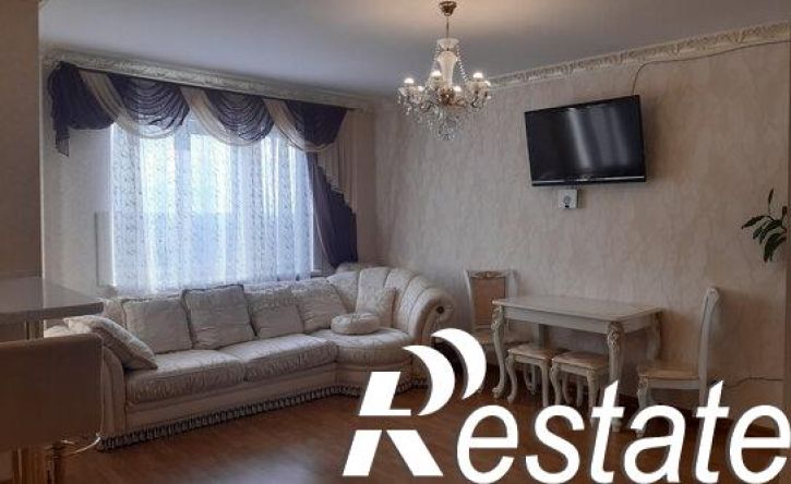 3-комн квартира улица Гусарова, 20,  д. 20